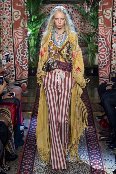 Look 8